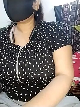 Snapshot of Tishani chatting on 03-06-26, 04:03 Tishani online show from 03-06-26, 04:03