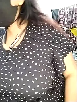 Snapshot of Tishani chatting on 03-17-26, 05:11 Tishani online show from 03-17-26, 05:11