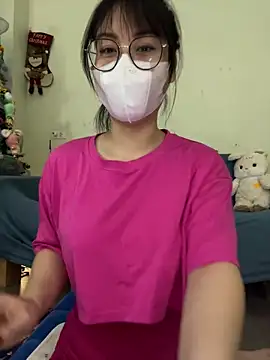 Snapshot of Baby_Claraa chatting on 12-28-24, 09:20 Baby Claraa online show from 12-28-24, 09:20