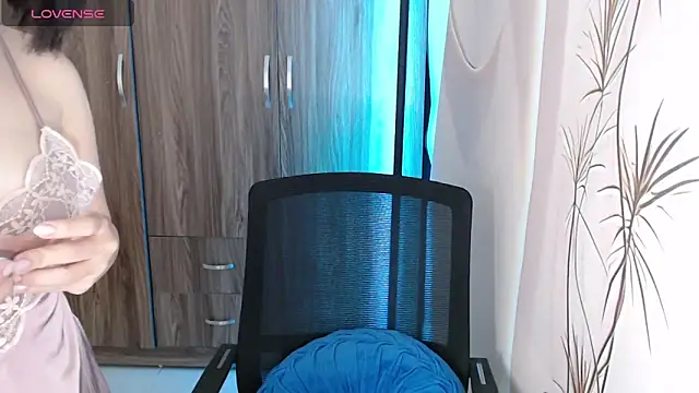 Snapshot of Baby_Claraa chatting on 09-13-25, 06:46 Baby Claraa online show from 09-13-25, 06:46