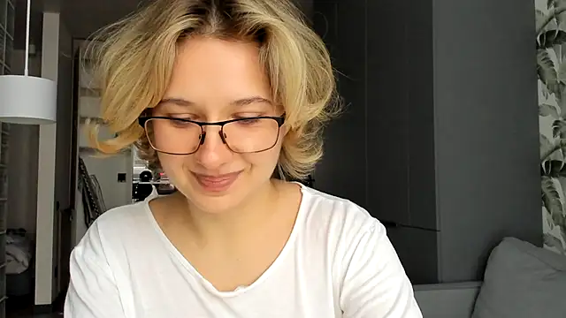 Snapshot of Lilith_lutherlow chatting on 01-07-26, 01:24 Lilith lutherlow online show from 01-07-26, 01:24