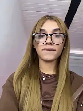 Snapshot of manely1 chatting on 03-08-25, 09:18 manely1 online show from 03-08-25, 09:18