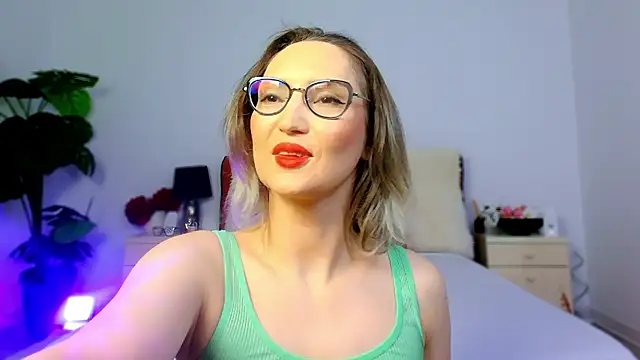 CharmingAnnie online show from 04-16-26, 05:47