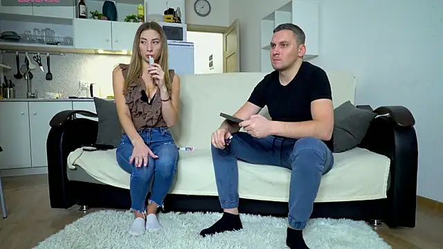 littlesweettifany online show from 12-09-24, 01:02