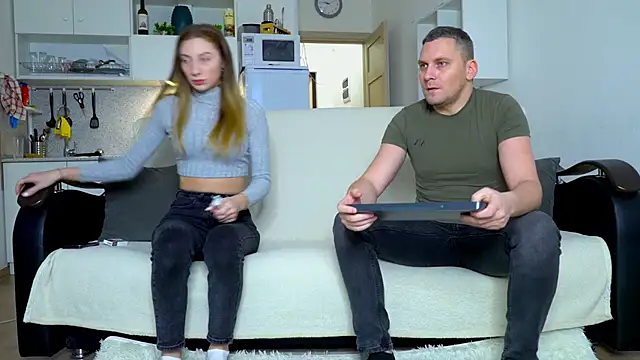 littlesweettifany online show from 12-04-25, 11:19