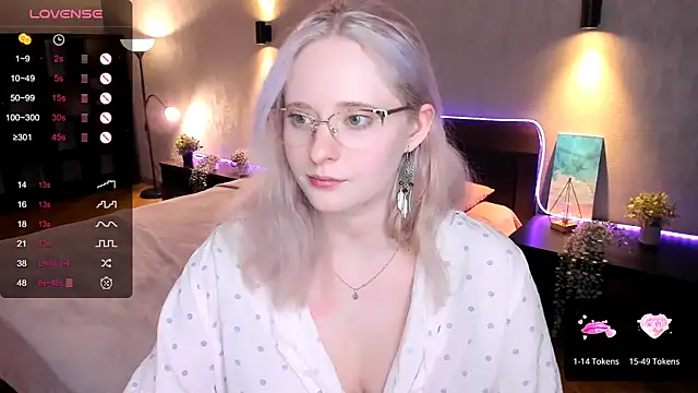 Aemilia  online show from 02-12-25, 12:12