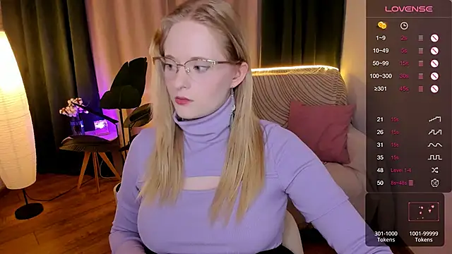 Aemilia  online show from 09-19-25, 08:27