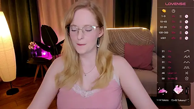 Aemilia  online show from 09-23-25, 08:39