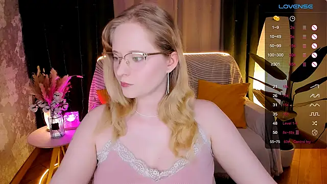 Aemilia  online show from 01-12-26, 02:17