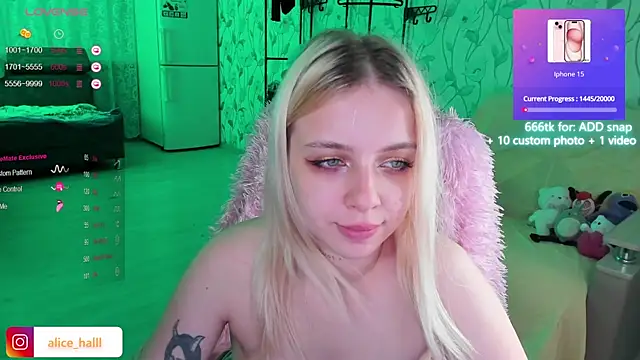 Snapshot of Alice_Halle chatting on 12-04-24, 11:52 Alice Halle online show from 12-04-24, 11:52