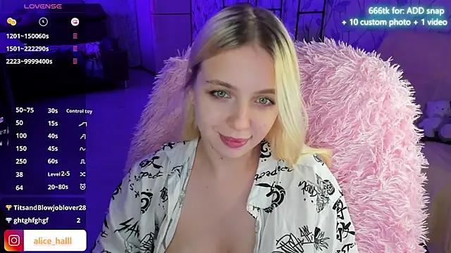 Snapshot of Alice_Halle chatting on 12-07-24, 06:04 Alice Halle online show from 12-07-24, 06:04