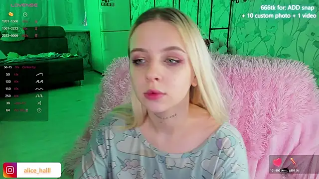 Snapshot of Alice_Halle chatting on 12-14-24, 07:51 Alice Halle online show from 12-14-24, 07:51