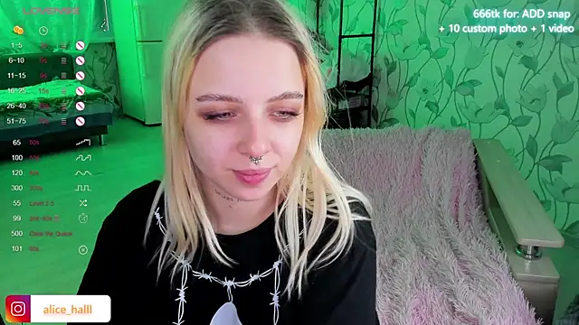 Snapshot of Alice_Halle chatting on 01-02-25, 07:23 Alice Halle online show from 01-02-25, 07:23