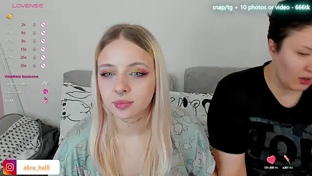 Snapshot of Alice_Halle chatting on 02-21-25, 03:43 Alice Halle online show from 02-21-25, 03:43