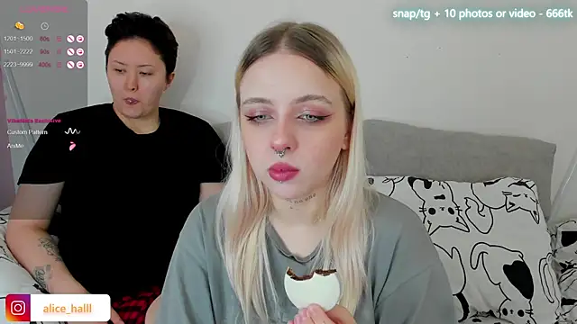 Snapshot of Alice_Halle chatting on 02-24-25, 04:26 Alice Halle online show from 02-24-25, 04:26