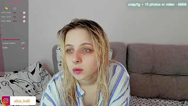 Snapshot of Alice_Halle chatting on 03-02-25, 08:16 Alice Halle online show from 03-02-25, 08:16