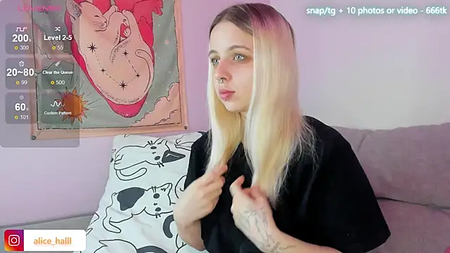 Snapshot of Alice_Halle chatting on 03-05-25, 01:10 Alice Halle online show from 03-05-25, 01:10