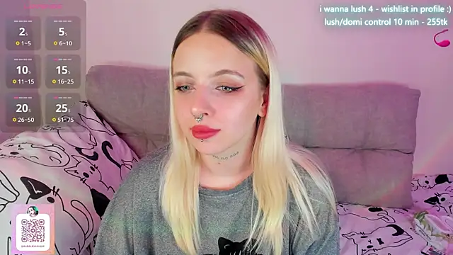 Snapshot of Alice_Halle chatting on 03-10-25, 06:56 Alice Halle online show from 03-10-25, 06:56