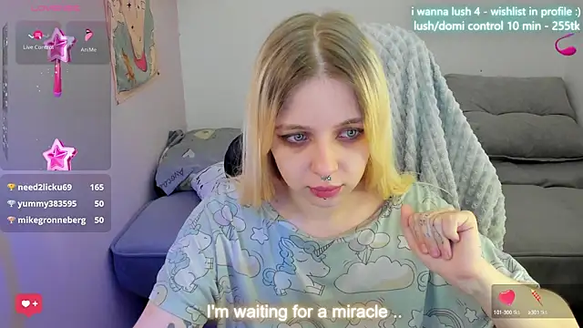 Snapshot of Alice_Halle chatting on 03-22-25, 11:31 Alice Halle online show from 03-22-25, 11:31