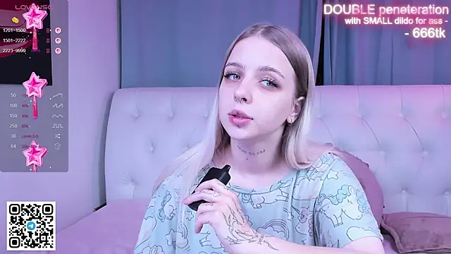 Snapshot of Alice_Halle chatting on 11-05-25, 02:11 Alice Halle online show from 11-05-25, 02:11