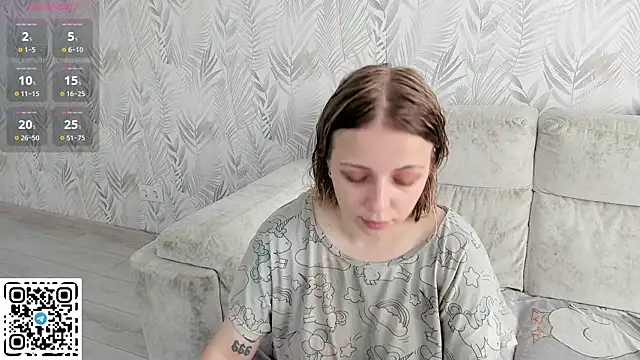 Snapshot of Alice_Halle chatting on 07-19-26, 07:12 Alice Halle online show from 07-19-26, 07:12
