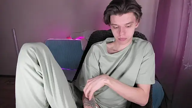 Liam sexy1 online show from 03-18-25, 01:20