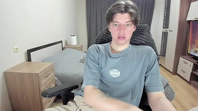 Liam sexy1 online show from 04-03-26, 01:31