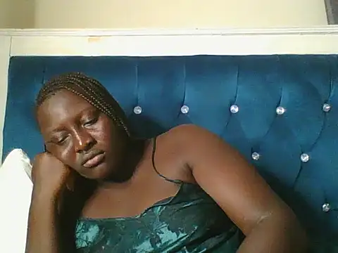 Snapshot of Heavy_ass chatting on 02-13-26, 09:22 Heavy ass online show from 02-13-26, 09:22