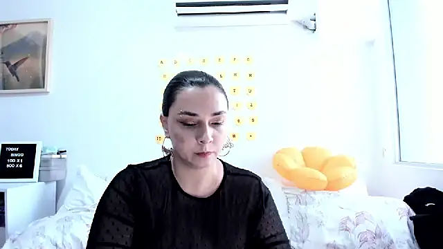 Snapshot of SuzyGamingFairy chatting on 07-27-26, 06:15 SuzyGamingFairy online show from 07-27-26, 06:15