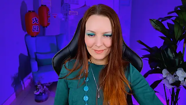 Snapshot of VandaRossi chatting on 02-05-25, 08:11 VandaRossi online show from 02-05-25, 08:11