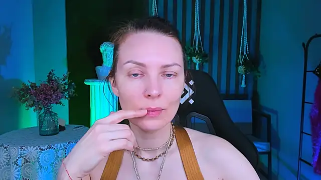 Snapshot of VandaRossi chatting on 02-07-25, 05:10 VandaRossi online show from 02-07-25, 05:10