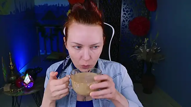 Snapshot of VandaRossi chatting on 03-12-25, 05:13 VandaRossi online show from 03-12-25, 05:13