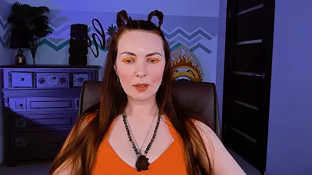 Snapshot of VandaRossi chatting on 03-13-25, 12:35 VandaRossi online show from 03-13-25, 12:35