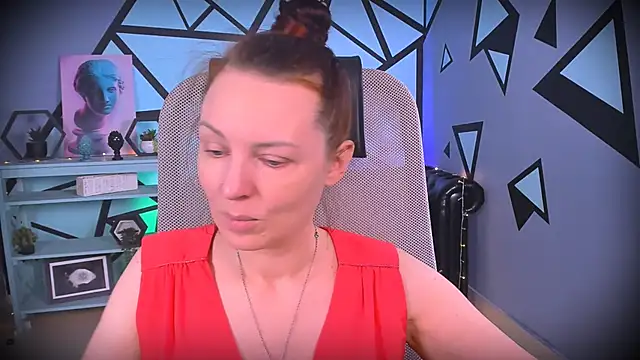 Snapshot of VandaRossi chatting on 09-19-25, 10:27 VandaRossi online show from 09-19-25, 10:27