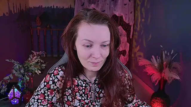 Snapshot of VandaRossi chatting on 10-28-25, 05:33 VandaRossi online show from 10-28-25, 05:33