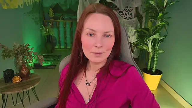 Snapshot of VandaRossi chatting on 10-31-25, 05:08 VandaRossi online show from 10-31-25, 05:08