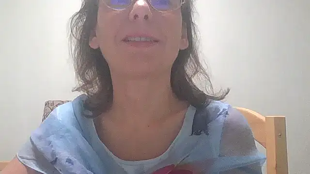 HollyJewel online show from 09-30-25, 05:18