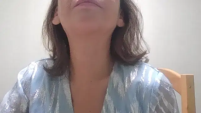 HollyJewel online show from 10-20-25, 05:24