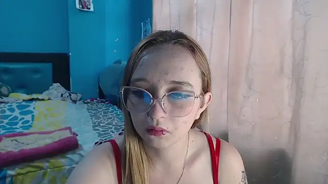 Liaroberts1 online show from 02-07-25, 12:06