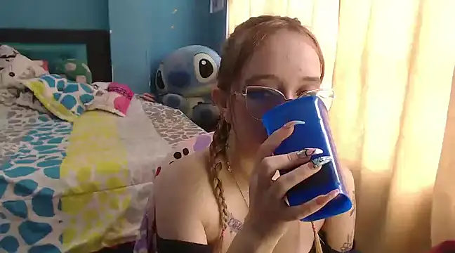 Liaroberts1 online show from 02-08-25, 09:15