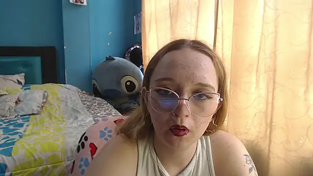 Liaroberts1 online show from 03-17-25, 06:11