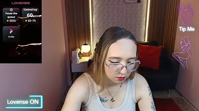 Liaroberts1 online show from 06-12-26, 01:43