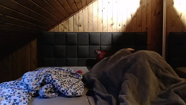 BoeseMoni1998 online show from 02-19-25, 11:49