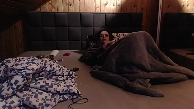 BoeseMoni1998 online show from 02-20-25, 07:19