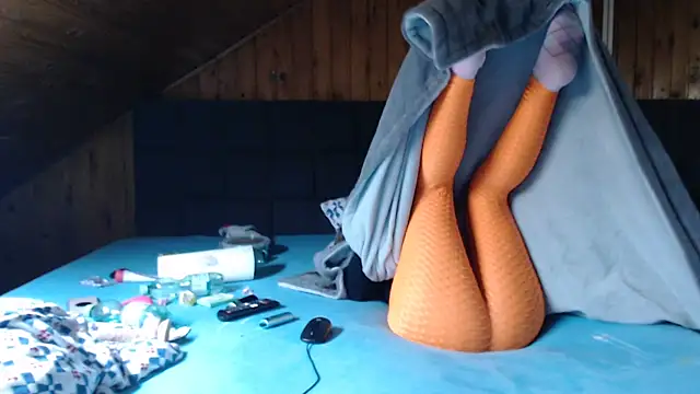 BoeseMoni1998 online show from 03-15-25, 01:40