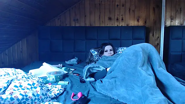 BoeseMoni1998 online show from 03-19-25, 06:12