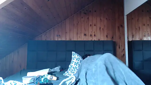 BoeseMoni1998 online show from 03-20-25, 08:09