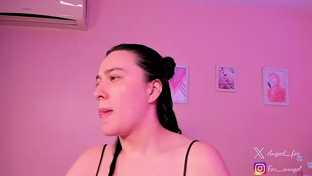 Snapshot of angeel_fox chatting on 04-28-26, 02:27 angeel fox online show from 04-28-26, 02:27