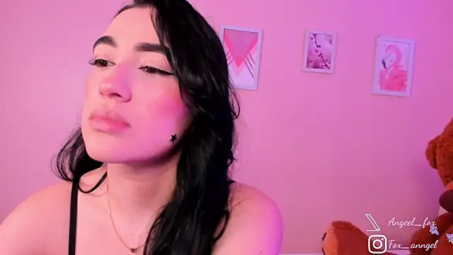 Snapshot of angeel_fox chatting on 04-29-26, 02:37 angeel fox online show from 04-29-26, 02:37