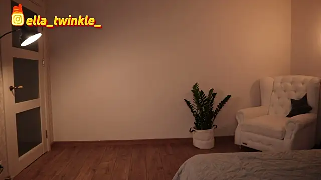 Snapshot of ella_twinkl chatting on 09-11-25, 06:08 ella twinkl online show from 09-11-25, 06:08